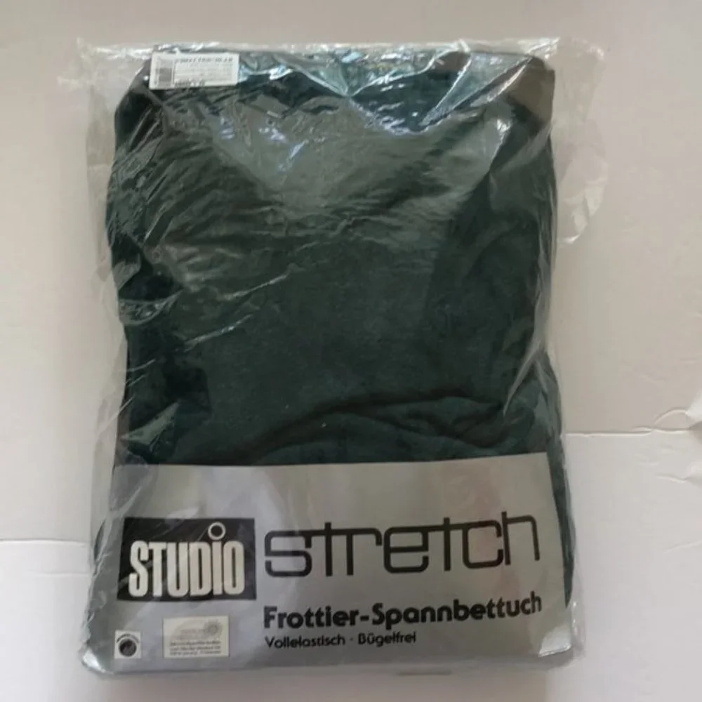 Studio fitted sheet mesh queen green new